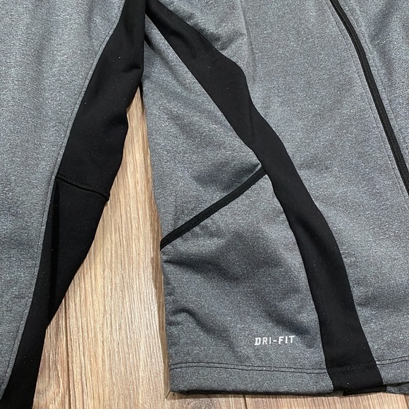 Nike jacket - Picture 5 of 8